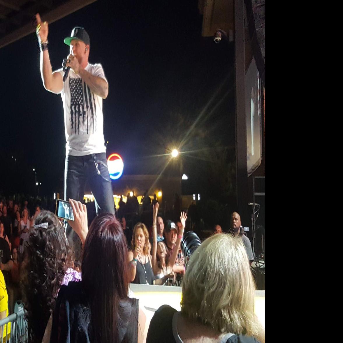 Chains, tats and whole lotta heart: Brantley Gilbert brings ...