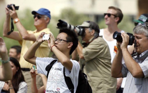 Shuttle flies over Tucson on its way to retirement    