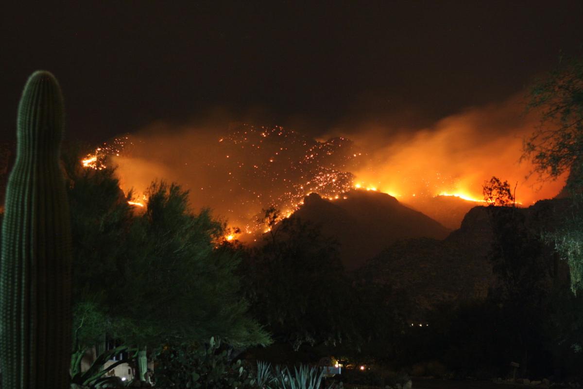 Tucson's intense night view of fire in Catalinas | Local ...