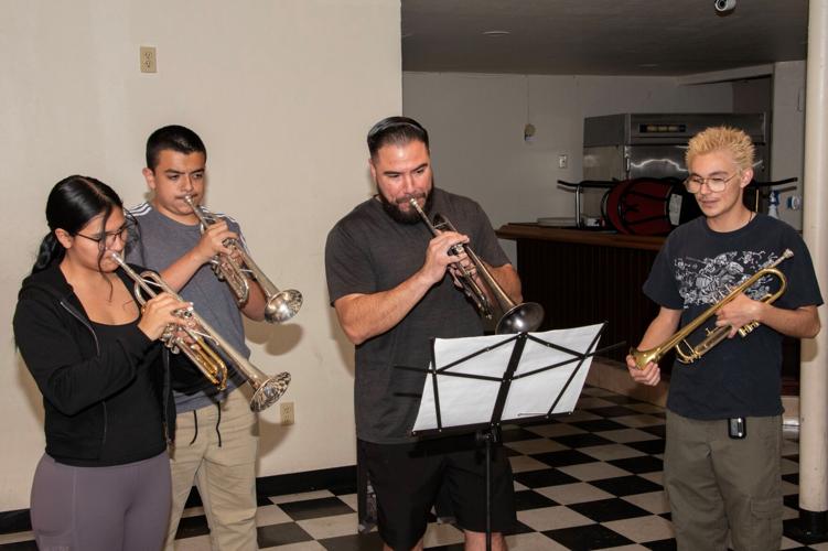 Changuitos Feos, Mariachi (LE)