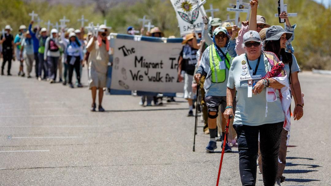 Deaths persist in Arizona desert, despite fewer migrant crossings