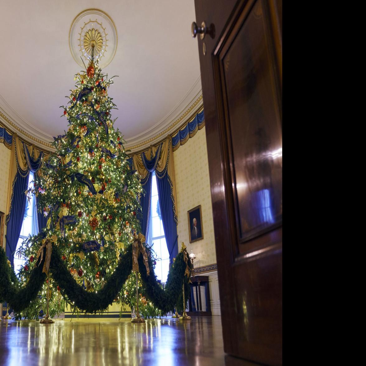 Photos Melania Trump Unveils White House Christmas Decorations Home Life Health Tucson Com The white house christmas decorations, carefully selected by @flotus, will be on display beginning soon! melania had welcomed the official white house christmas tree last.