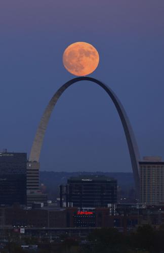 APTOPIX Supermoon St. Louis