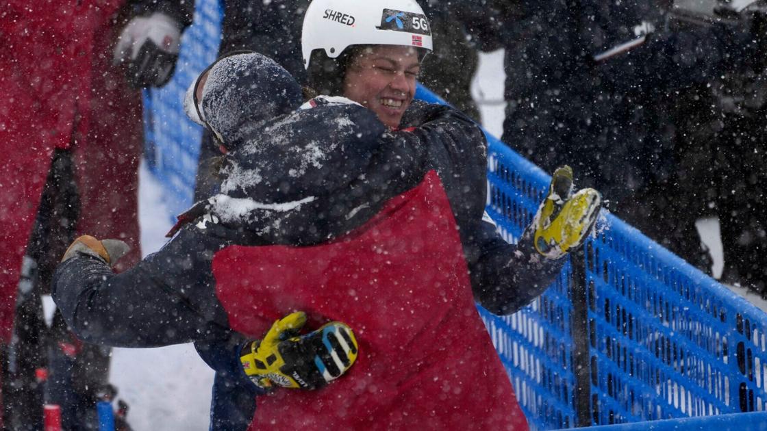 Olsen earns 1st World Cup win in slalom, Ginnis disqualified