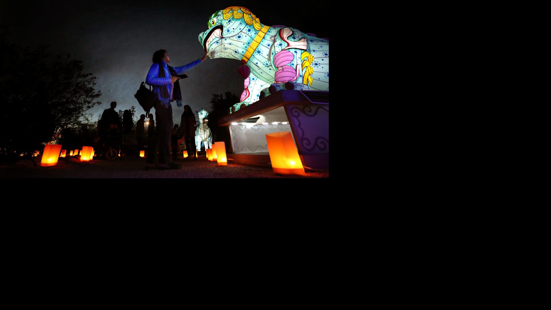 Where to see holiday lights in Tucson and Phoenix this December 2020