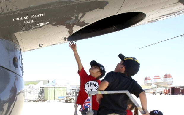Visitors get into British planes