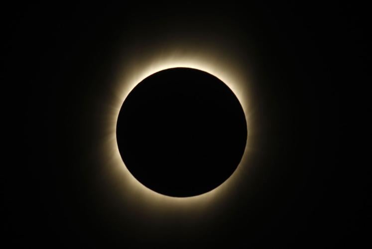 APTOPIX India Eclipse