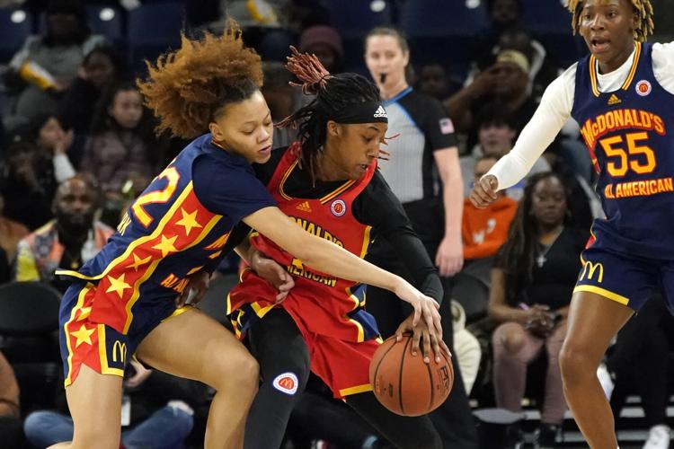 040122-tuc-spt-uawomenshoops-p1