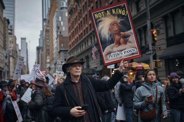 Thousands in Tucson join national 'Hands Off!'  demonstrations