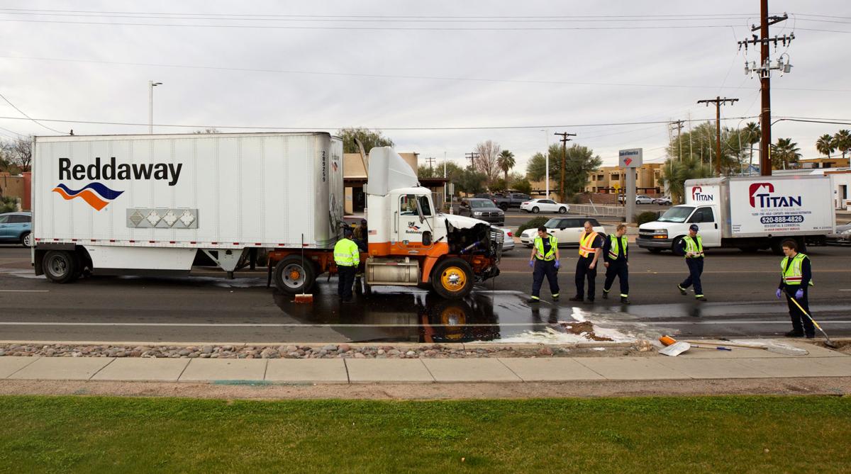 Campbell near Glenn reopens after semi truck takes out traffic signals