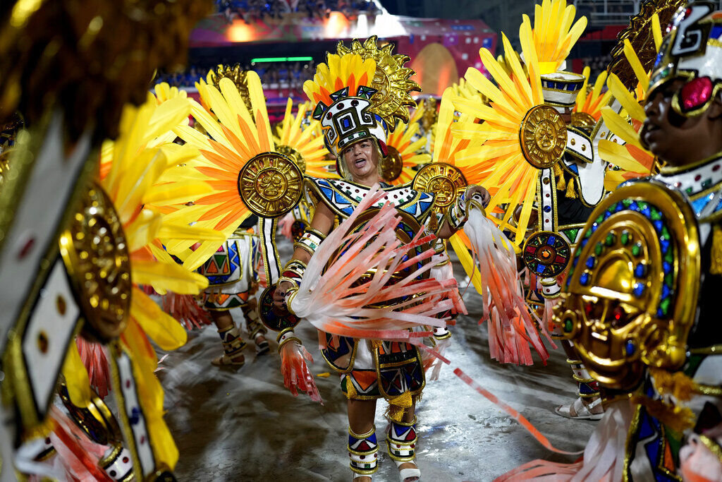 Photos: Brazil's Glitzy Carnival Is Back With Stunning Costumes, Packed ...