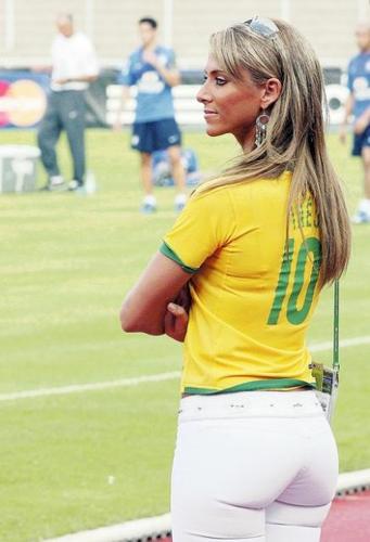 Alborota el Mundial su 'cuerpo técnico'  