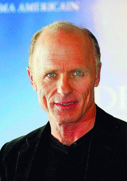 Harris directs and stars in 'Appaloosa'  