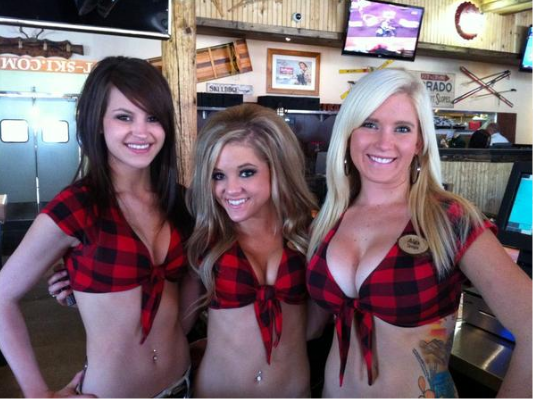 Twin peaks restaurant girls