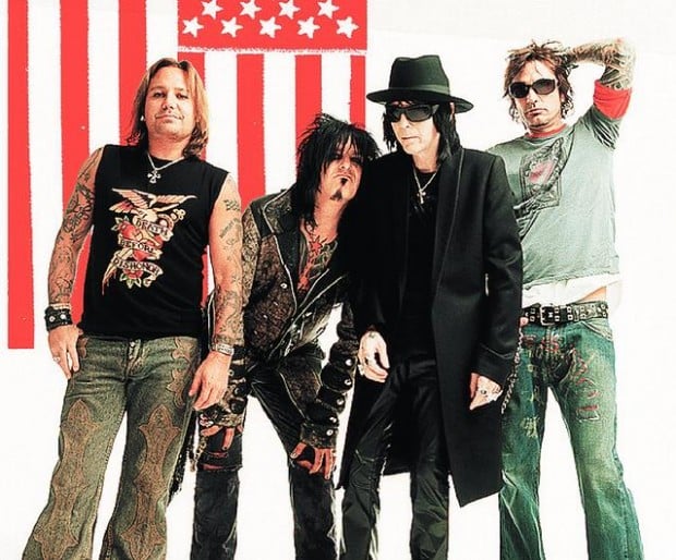 Mötley Crüe reunites for a 'Carnival of Sins'  