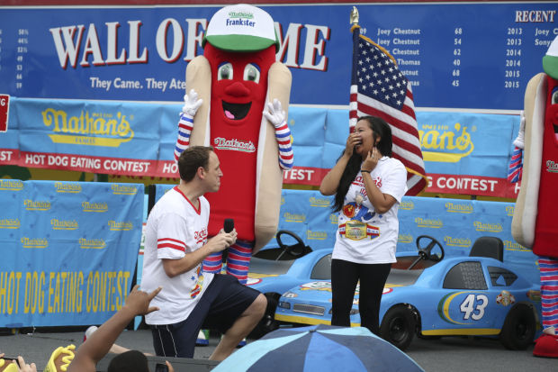 Joey Chestnut, Neslie Ricasa