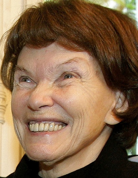France's former first lady Mitterrand dies at 87   