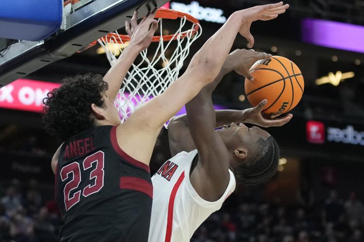 031122-tuc-spt-uabk-p1