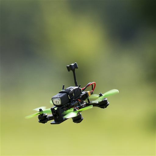 Lincoln drone junkies find hobby in virtual reality racing