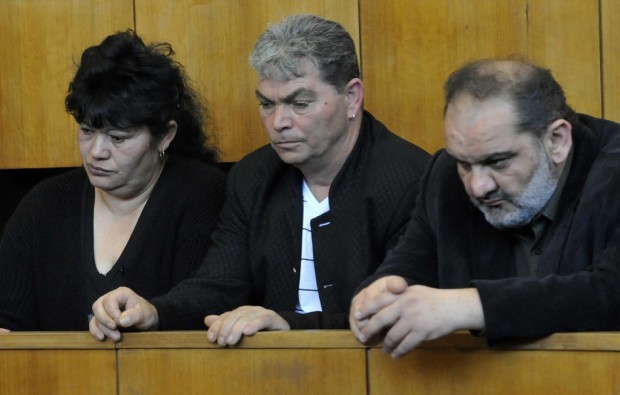 4 men go on trial in Hungary in serial murders of Gypsies   