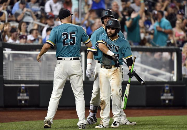 Arizona vs. Coastal Carolina in College World Series