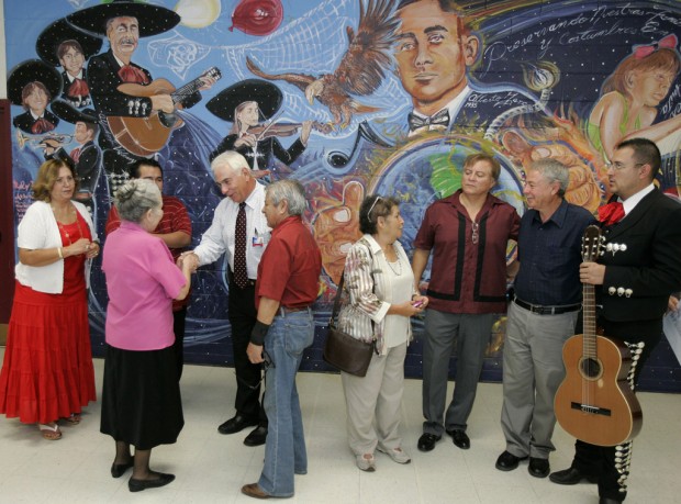 New mural celebrates school's Barrio Anita tie    