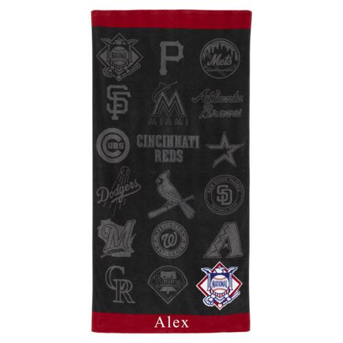 Beach towels that say, 'Hey, look!'    