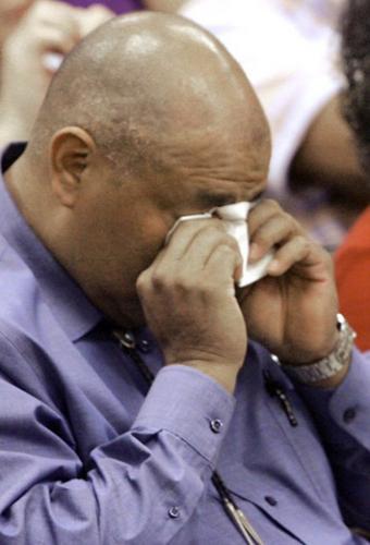 Ex-UA student told cop it wasn't she who wielded knife  