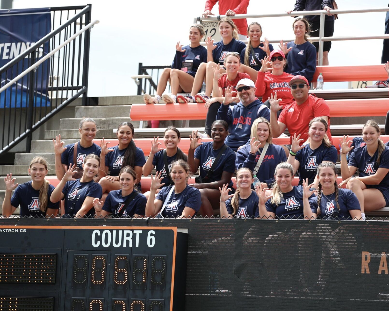 052424-tuc-spt-uasoftball-P2