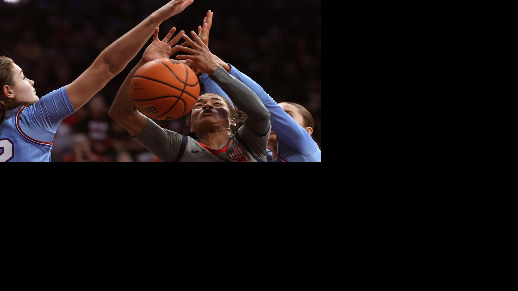 Photos: Arizona can't catch Kansas, fall 80-69, Big 12 basketball