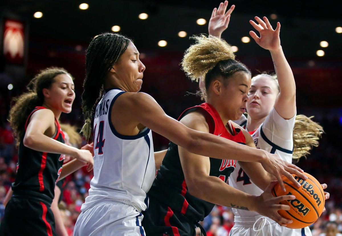 032122-tuc-spt-uawomenshoopsnotes-p1