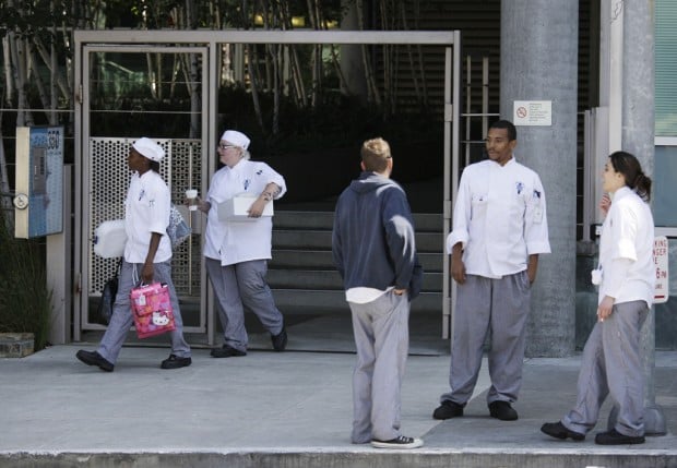 Culinary schools confront batch of lawsuits   
