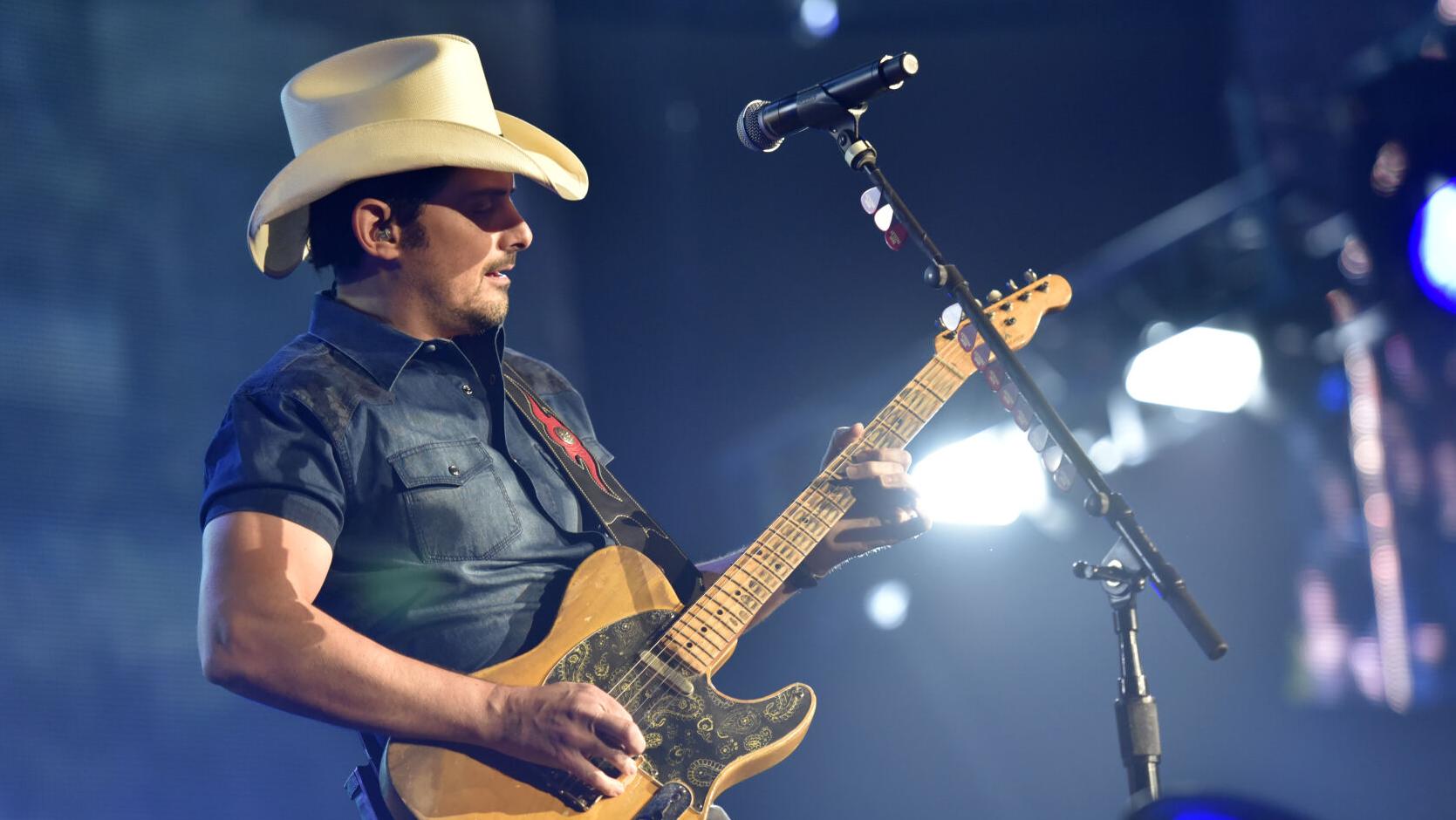 16 years later, Brad Paisley makes up lost Tucson show
