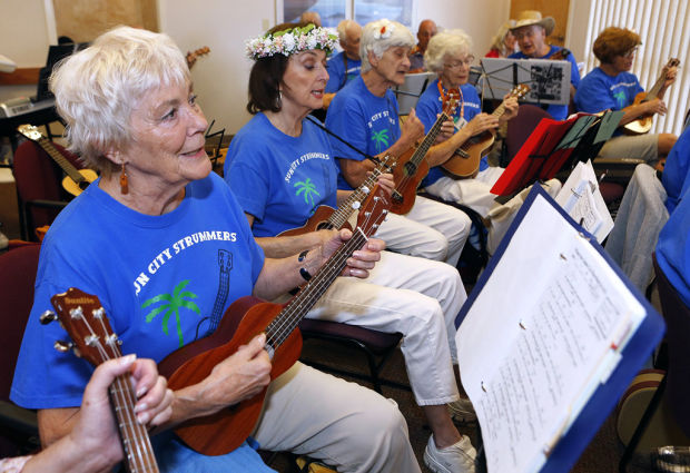 Sun City Strummers
