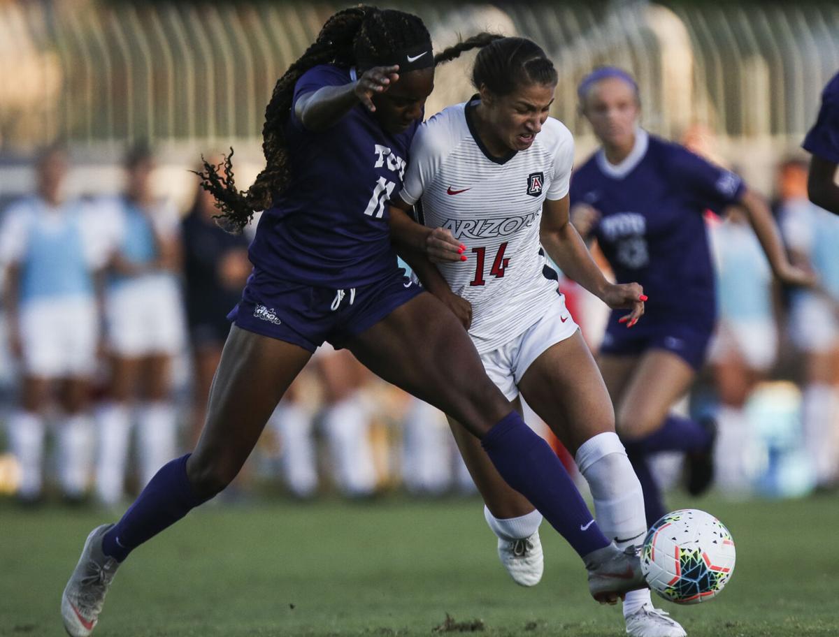 093021-tuc-spt-uasoccer-p1