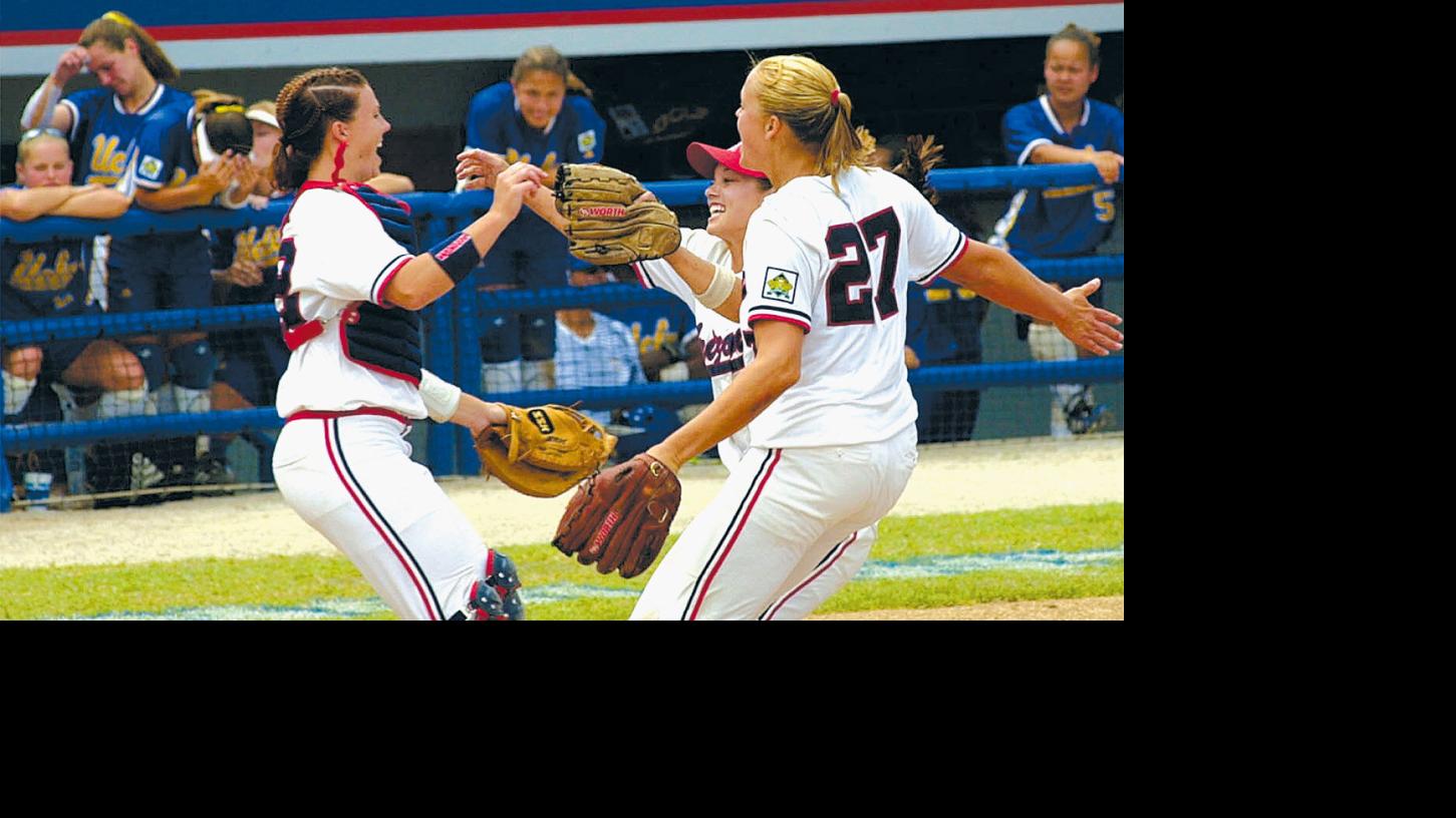 Photos 2001 University of Arizona softball team, NCAA champions