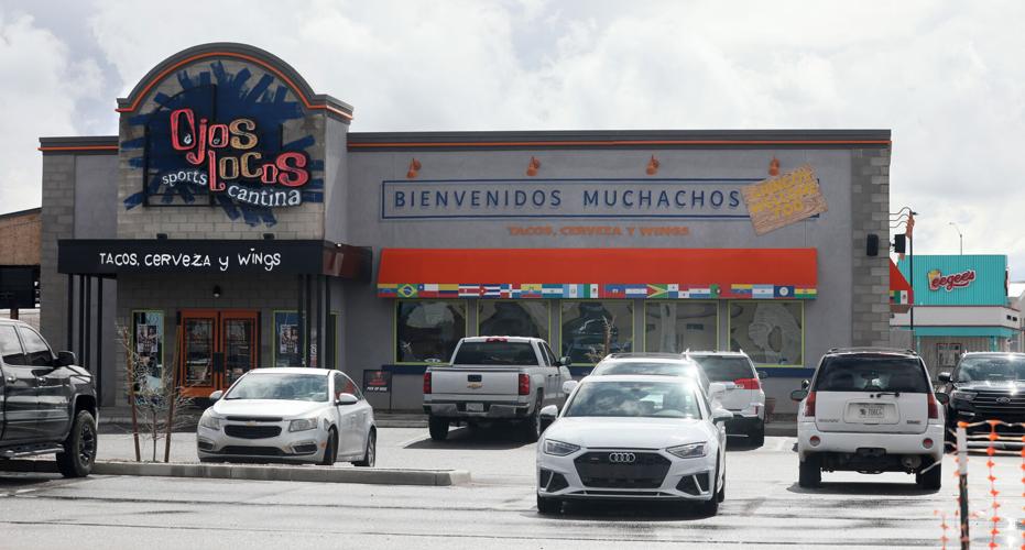 Ojos Locos Sports Cantina