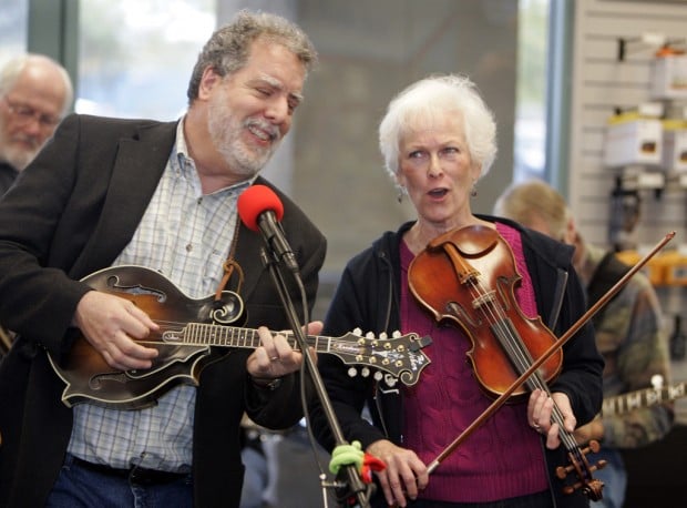 Music & Arts hosts jam sessions   