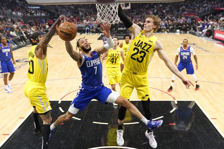 1204222-tuc-spt-uabk-p3