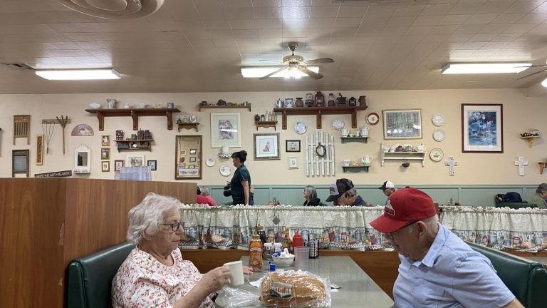 Tucson eatery where restaurateur Sam Fox grew up turns 60 - Vimarsana News