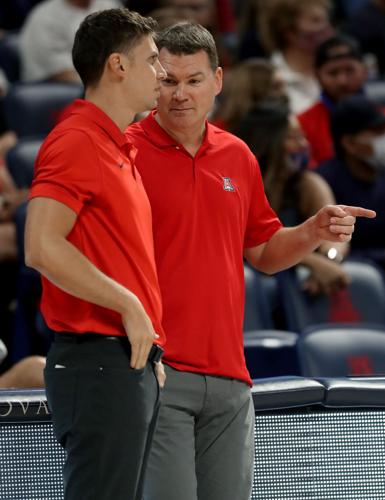 112521-tuc-spt-bruceholiday-p3