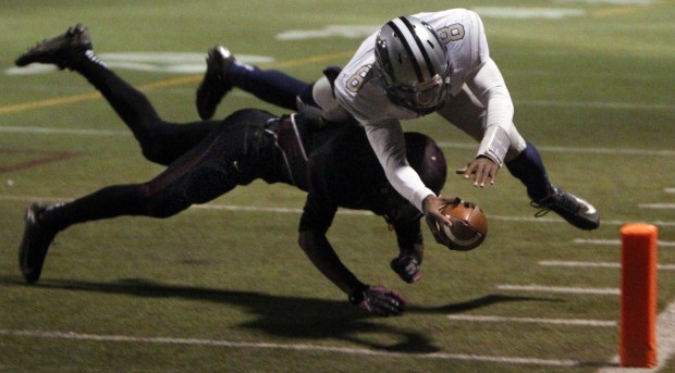 Salpointe Catholic 30, Ironwood Ridge 14