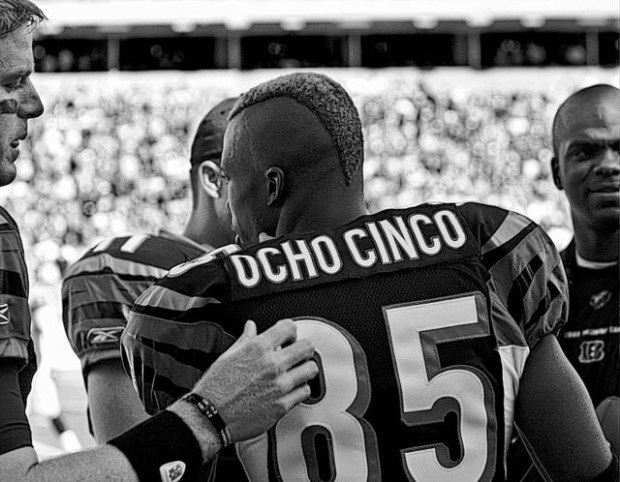 Ochocinco going for futbol, since lockout has put football on