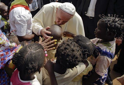 Pope brings peace message to Central African Republic