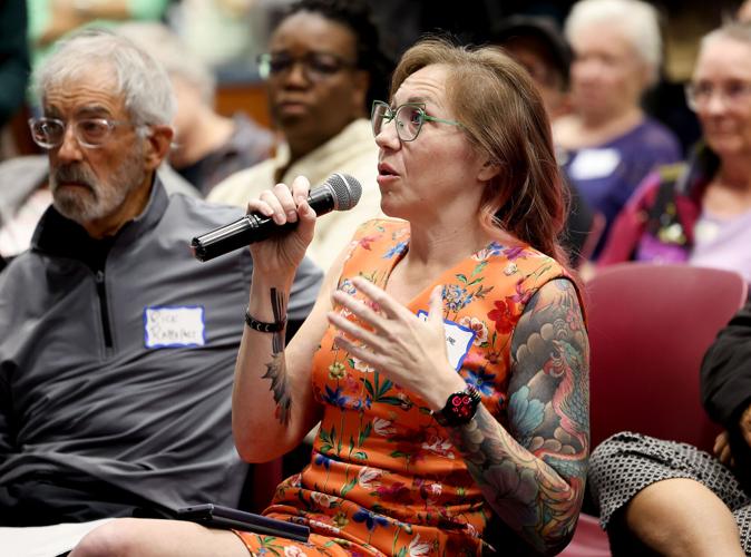 Mayes' opposition to TEP rates, deal with Project Blue draws crowd