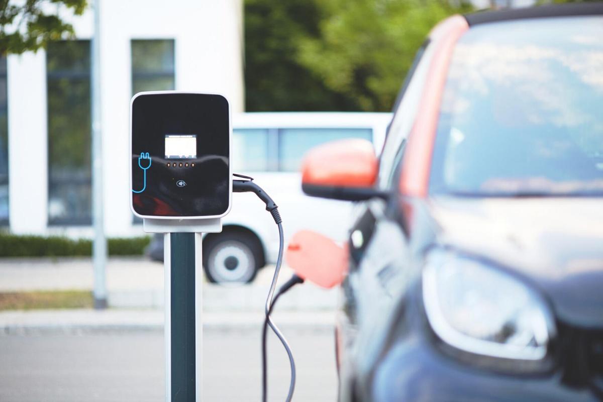 Electric Vehicles: Automakers targeting average households with new crop of  EVs, ET Auto