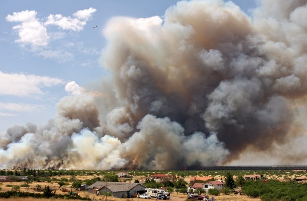 Monument Fire nears Sierra Vista