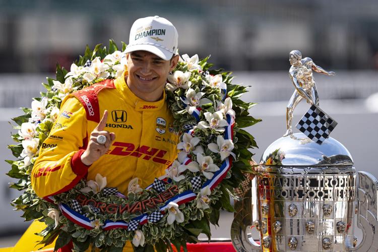 IndyCar-Palou Closes In