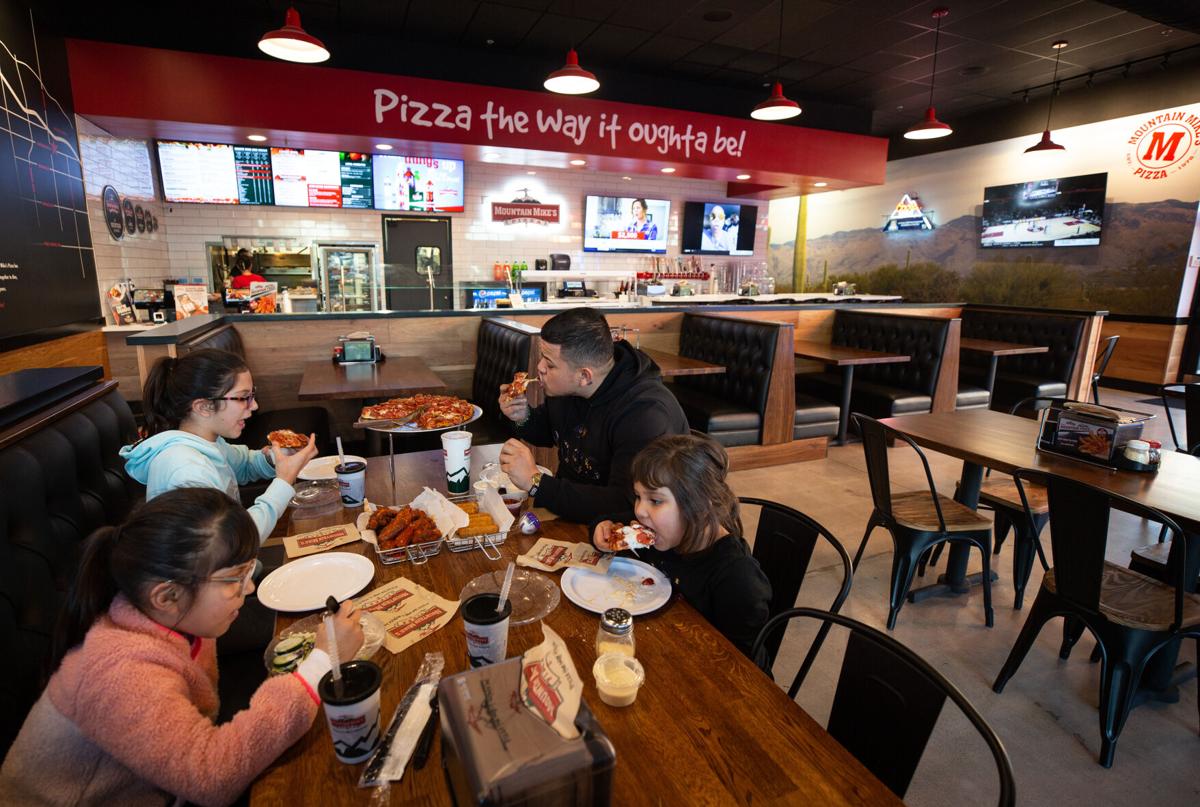 Pizzeria known for 20inch pies makes Tucson debut