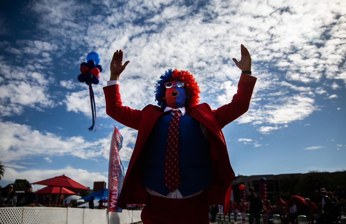 Photos Wildcat Fans And Alumni Start The Day With The University